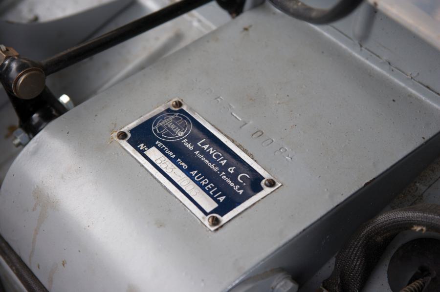  Lancia Aurelia B53 Coupe 1952 года  (фото 2 из 30)